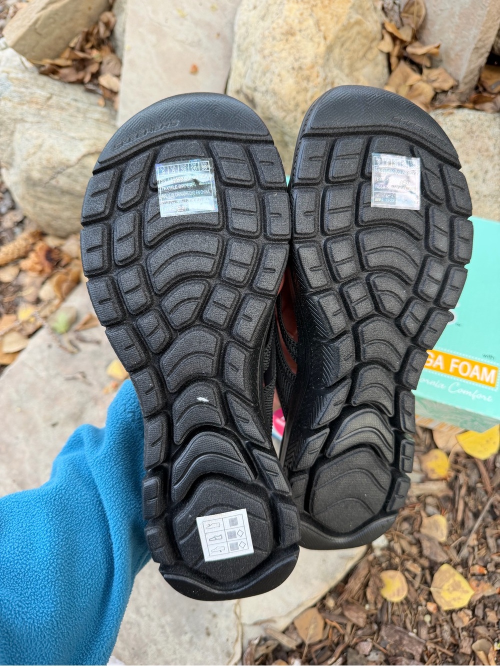 Skechers Cali Women’s Yoga Foam Sandals - Picture 3 of 4